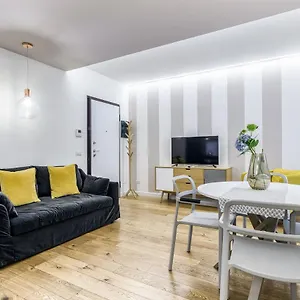 Apartment Beplace In Porta Venezia, Milan