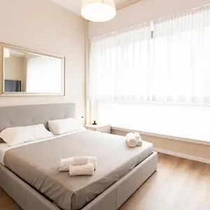 Apartment Santa Maria Valle 3, Milan